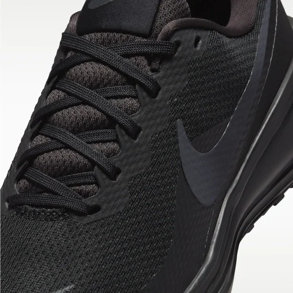 Nike Women's Black Athletic Running Shoes - Picture 7 of 8